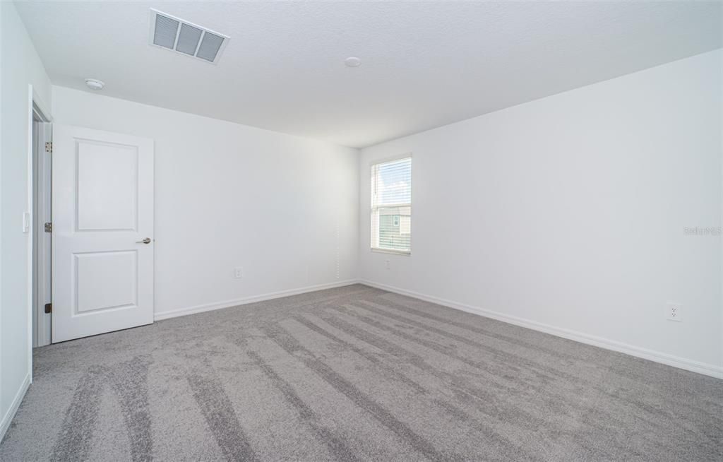 For Rent: $2,650 (4 beds, 2 baths, 1870 Square Feet)