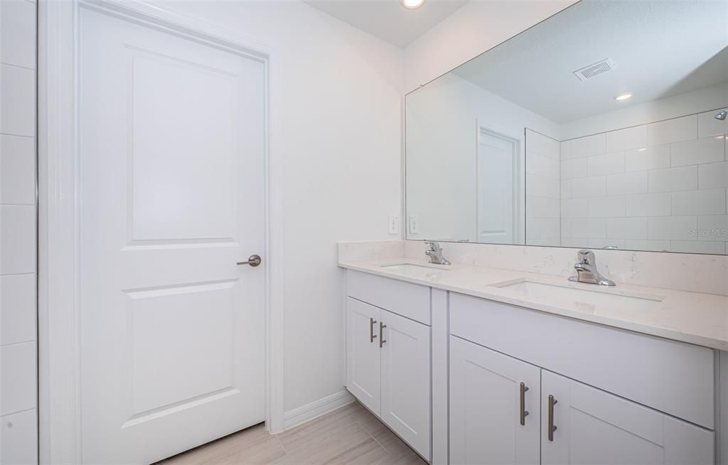 For Rent: $2,650 (4 beds, 2 baths, 1870 Square Feet)