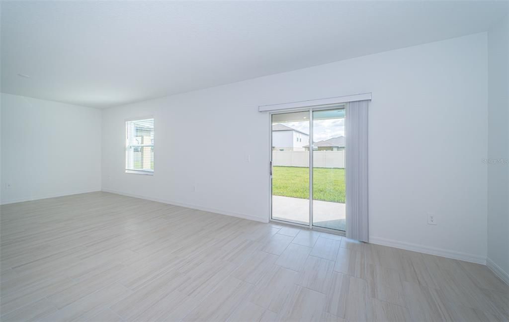 For Rent: $2,650 (4 beds, 2 baths, 1870 Square Feet)