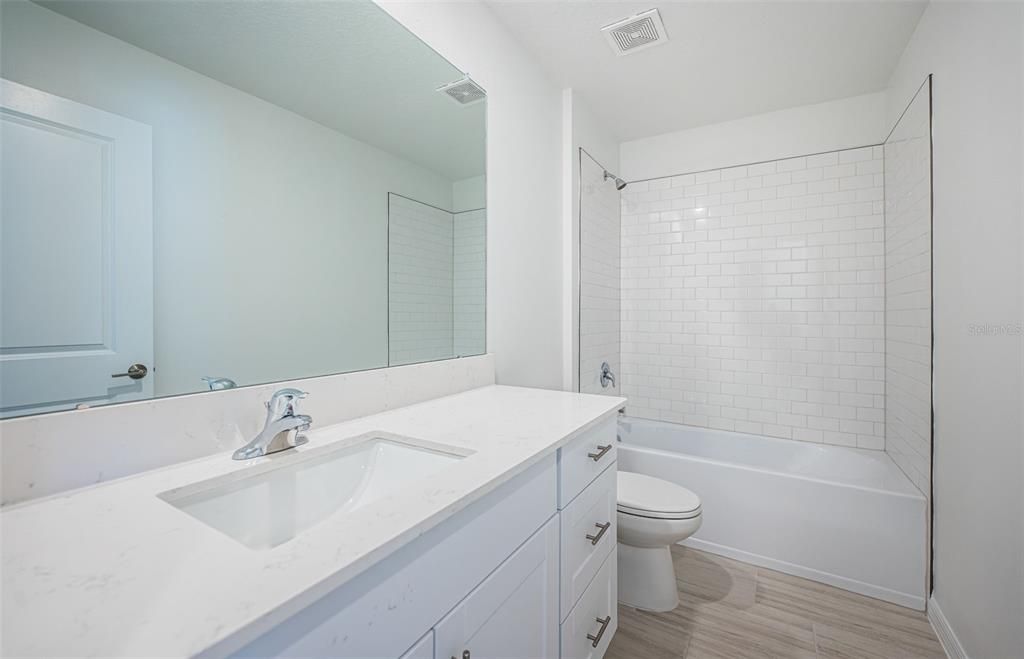 For Rent: $2,650 (4 beds, 2 baths, 1870 Square Feet)
