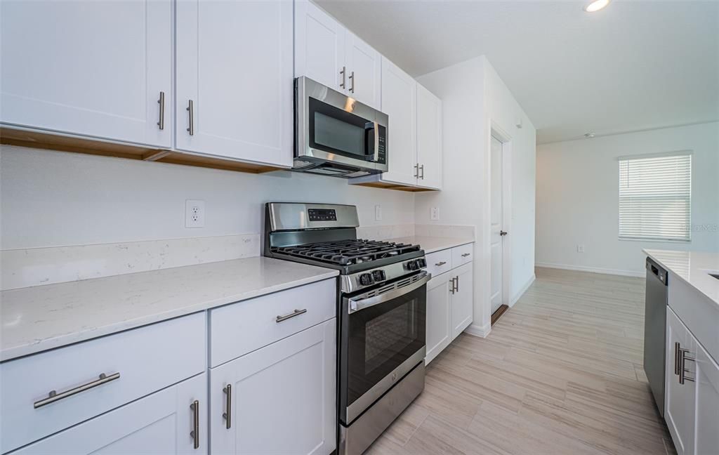 For Rent: $2,650 (4 beds, 2 baths, 1870 Square Feet)