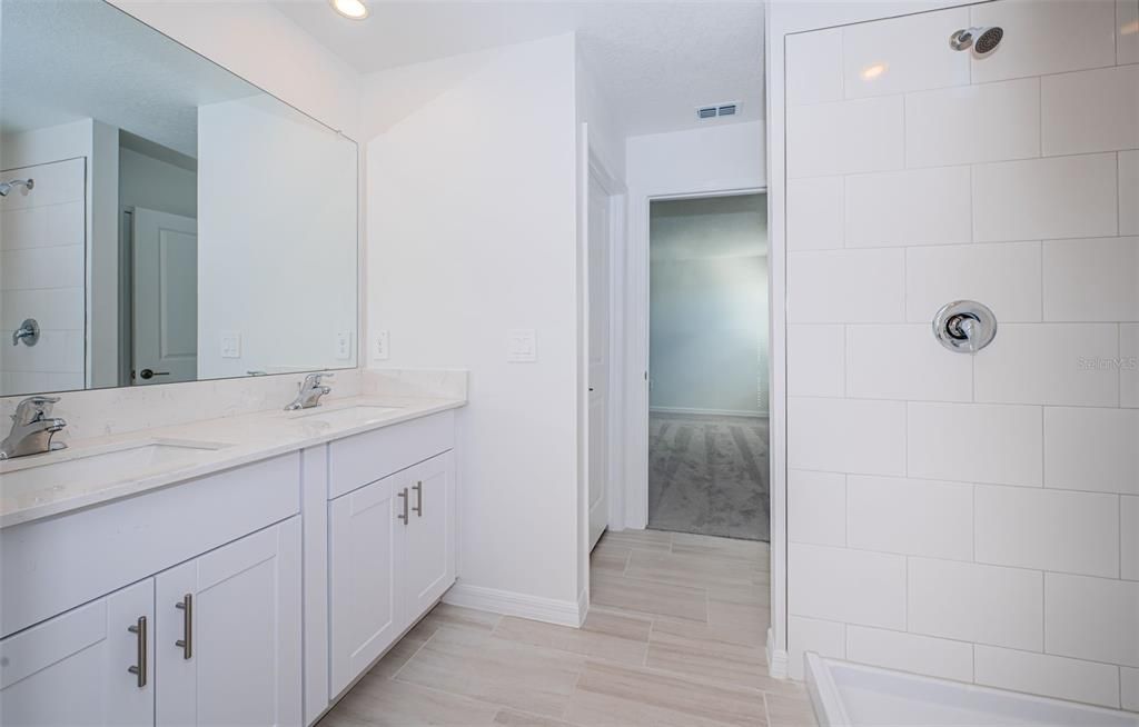 For Rent: $2,650 (4 beds, 2 baths, 1870 Square Feet)