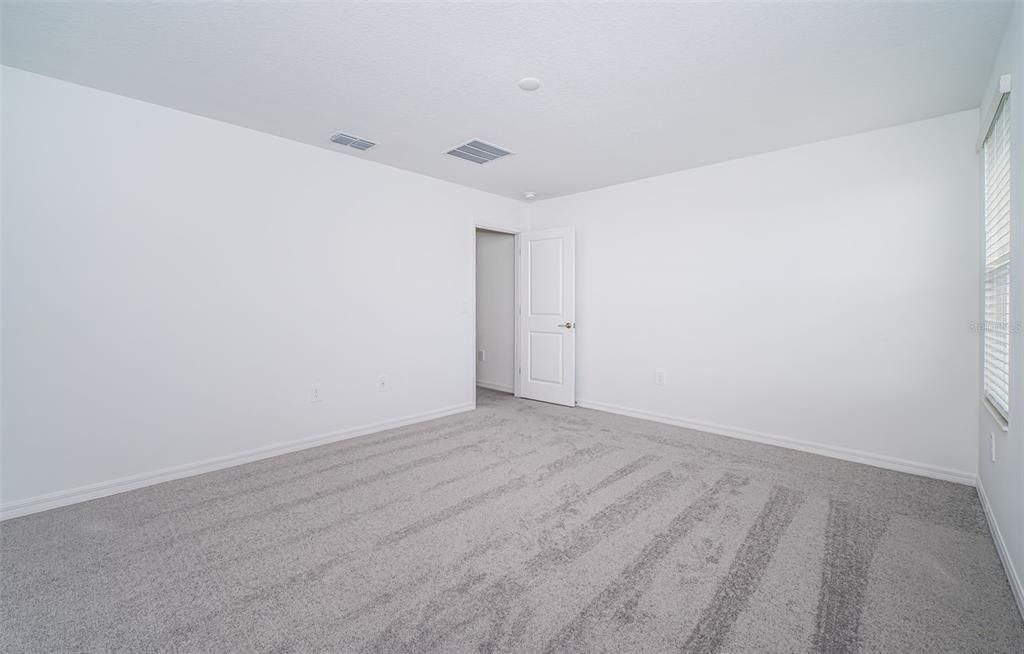 For Rent: $2,650 (4 beds, 2 baths, 1870 Square Feet)