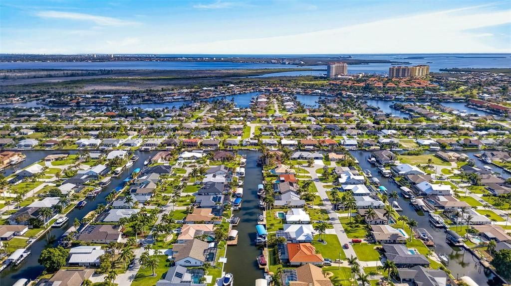 En Venta: $1,300,000 (4 camas, 4 baños, 2249 Pies cuadrados)
