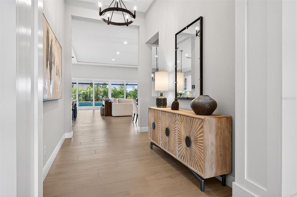 Activo con contrato: $1,295,000 (5 camas, 4 baños, 3167 Pies cuadrados)