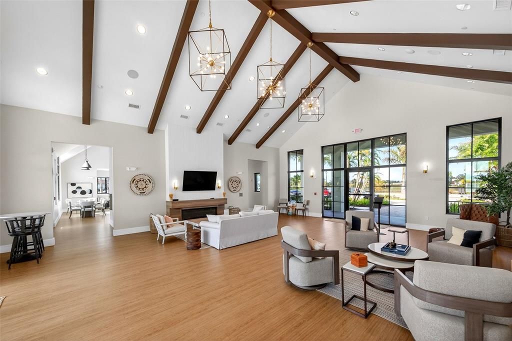 Activo con contrato: $1,295,000 (5 camas, 4 baños, 3167 Pies cuadrados)