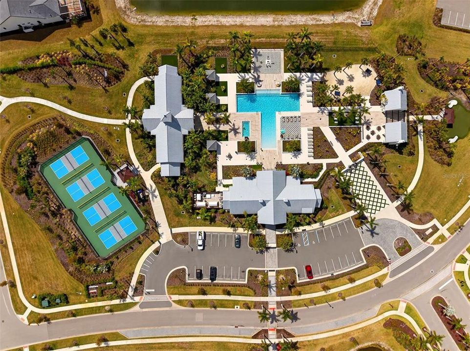 Activo con contrato: $1,295,000 (5 camas, 4 baños, 3167 Pies cuadrados)
