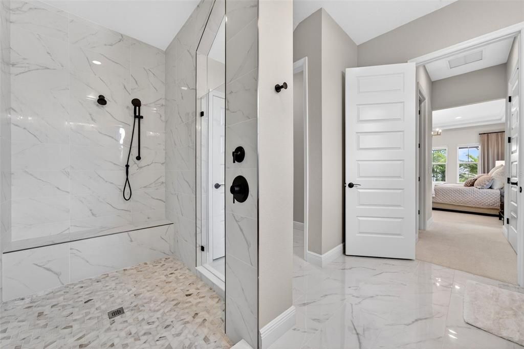 Activo con contrato: $1,295,000 (5 camas, 4 baños, 3167 Pies cuadrados)