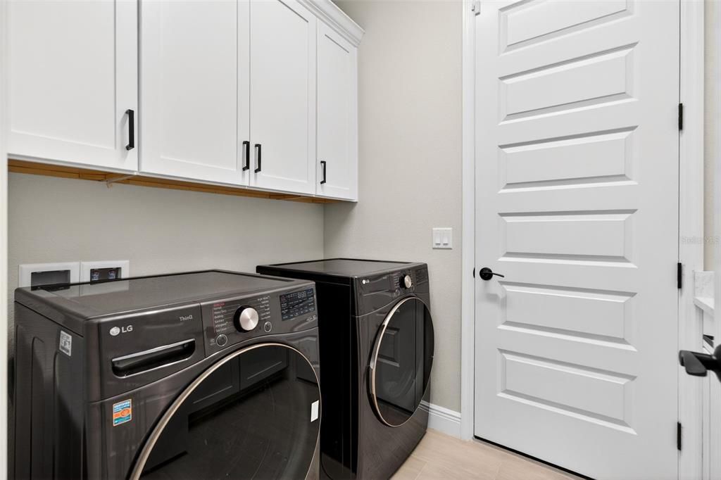 Activo con contrato: $1,295,000 (5 camas, 4 baños, 3167 Pies cuadrados)