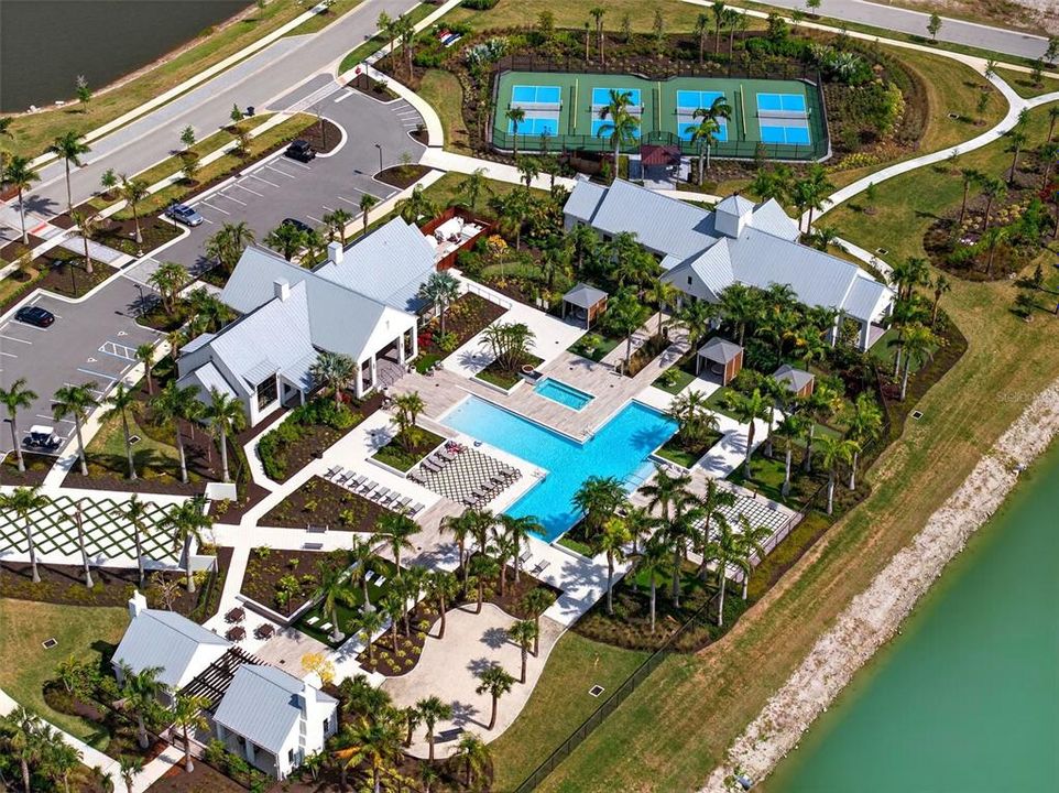Activo con contrato: $1,295,000 (5 camas, 4 baños, 3167 Pies cuadrados)