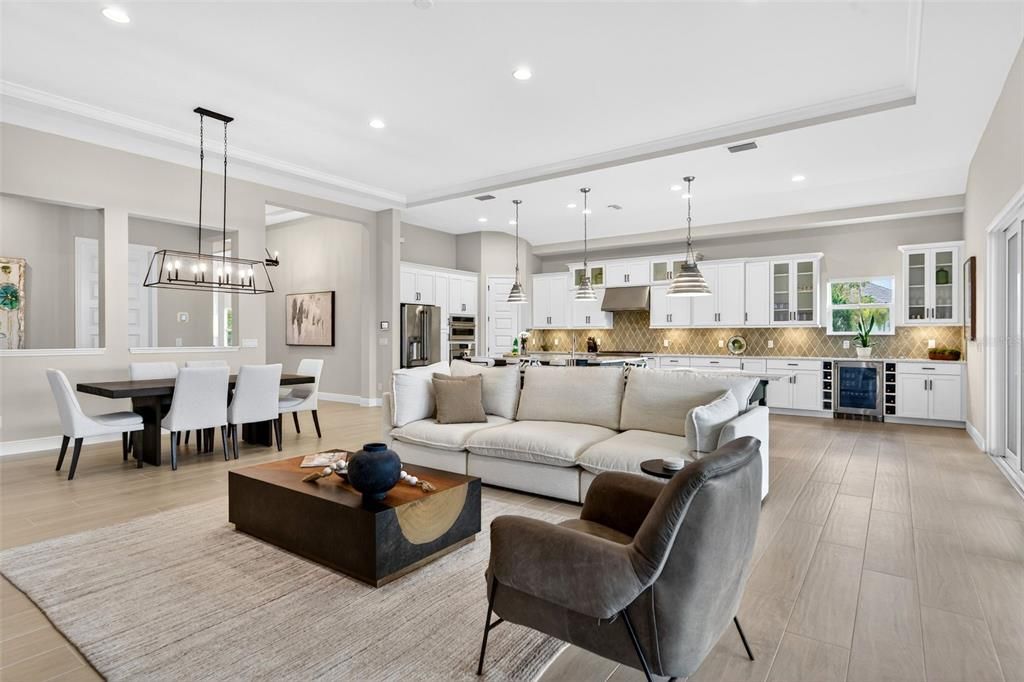 Activo con contrato: $1,295,000 (5 camas, 4 baños, 3167 Pies cuadrados)