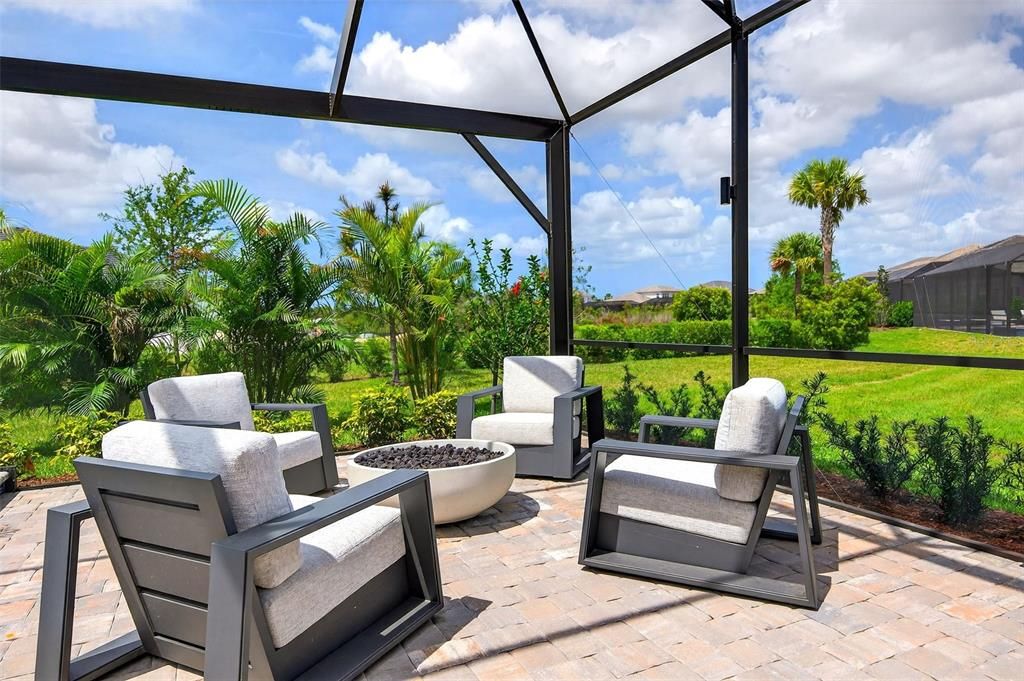 Activo con contrato: $1,295,000 (5 camas, 4 baños, 3167 Pies cuadrados)