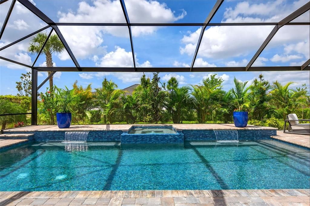 Activo con contrato: $1,295,000 (5 camas, 4 baños, 3167 Pies cuadrados)