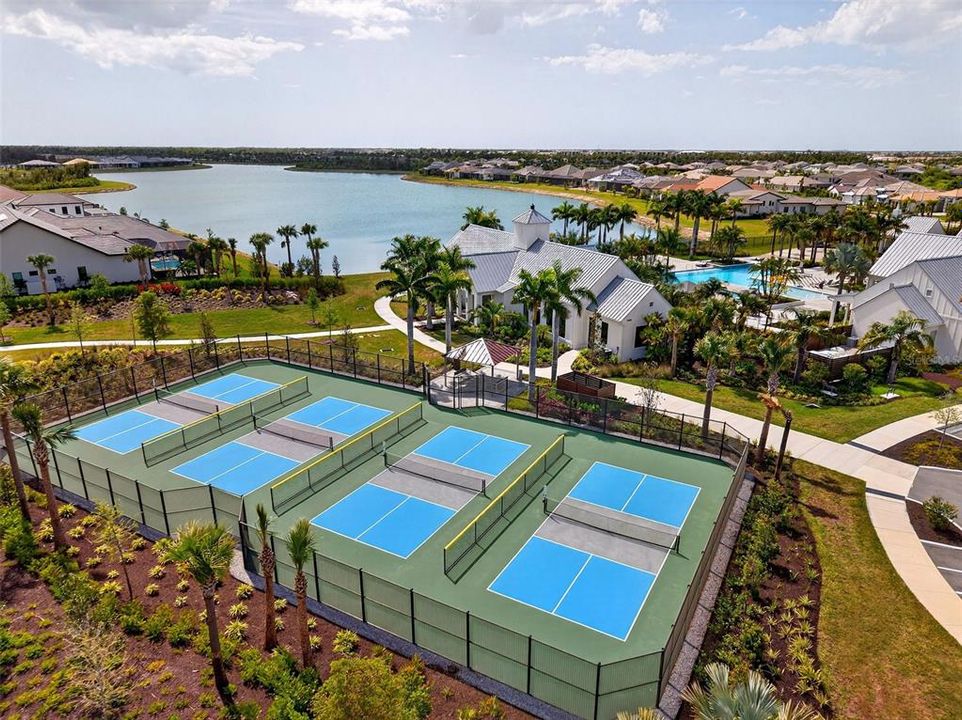 Activo con contrato: $1,295,000 (5 camas, 4 baños, 3167 Pies cuadrados)