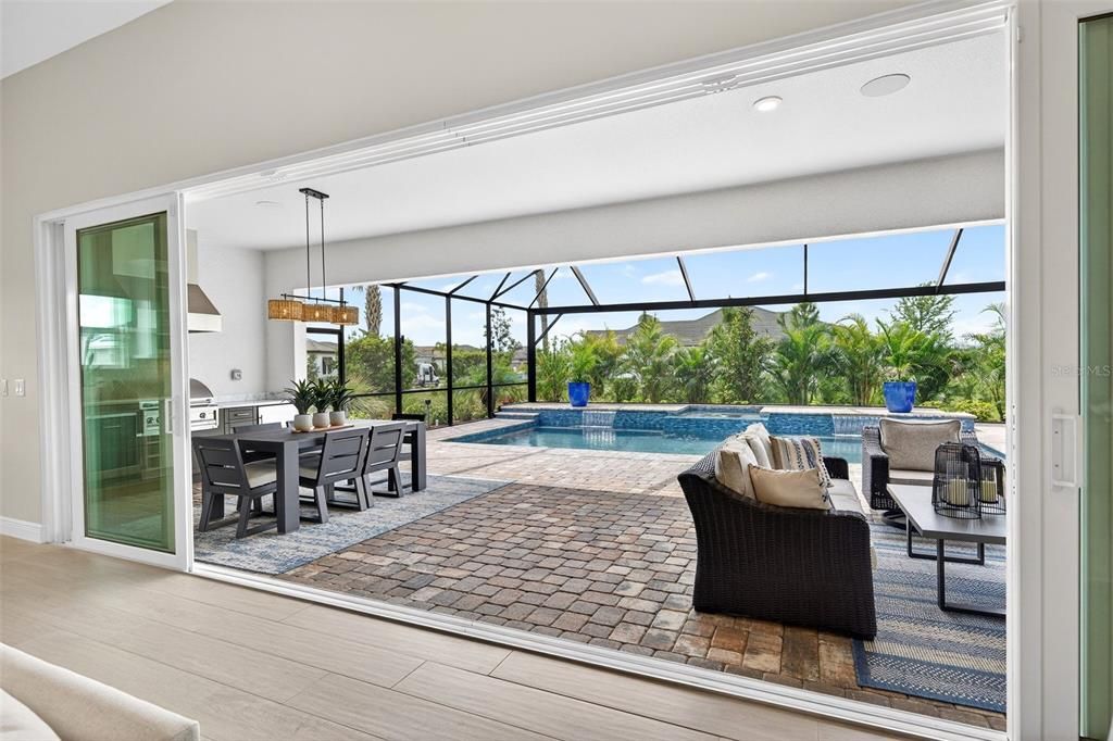 Activo con contrato: $1,295,000 (5 camas, 4 baños, 3167 Pies cuadrados)