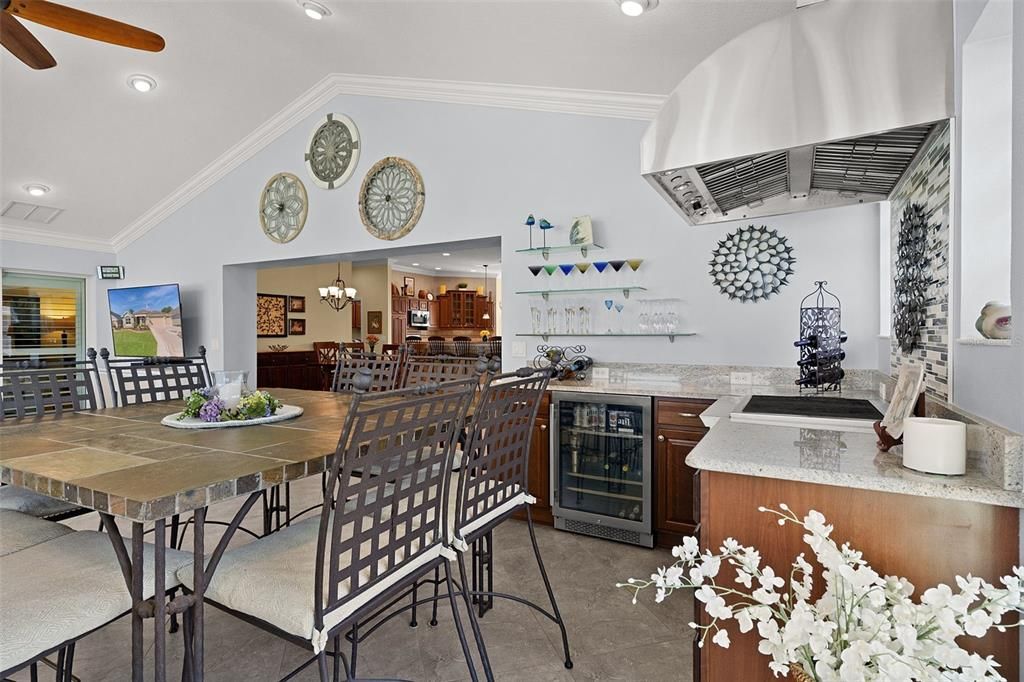 Activo con contrato: $899,000 (3 camas, 3 baños, 3054 Pies cuadrados)