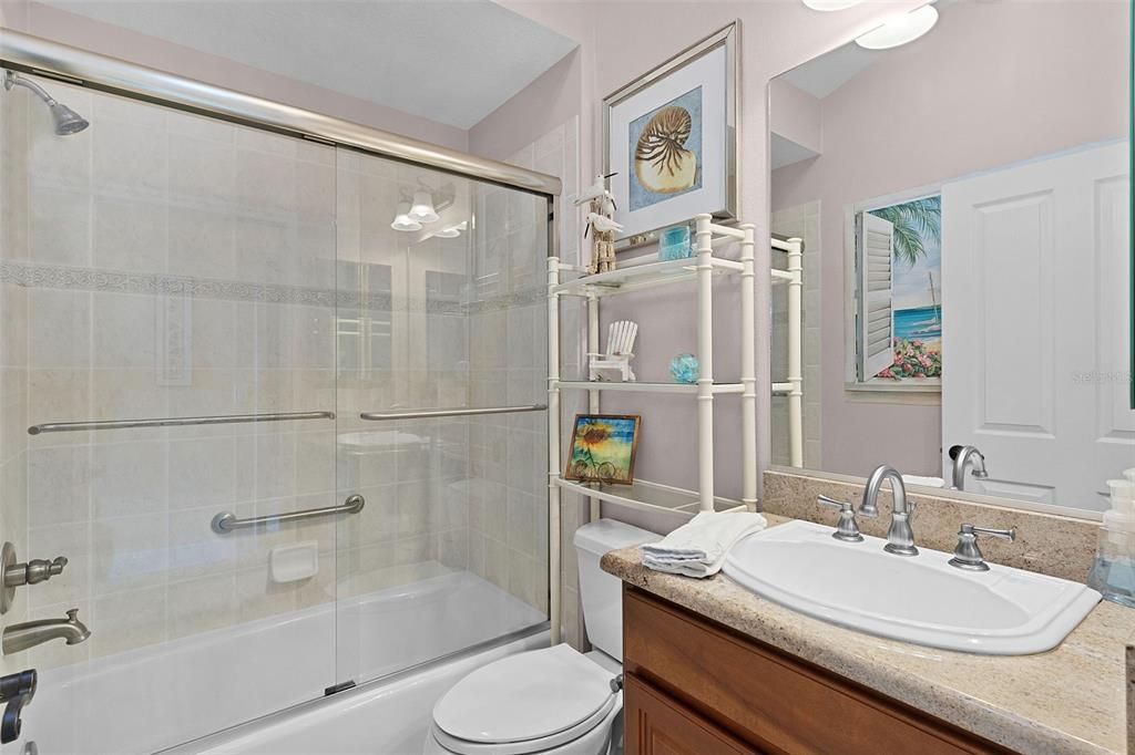 Activo con contrato: $899,000 (3 camas, 3 baños, 3054 Pies cuadrados)