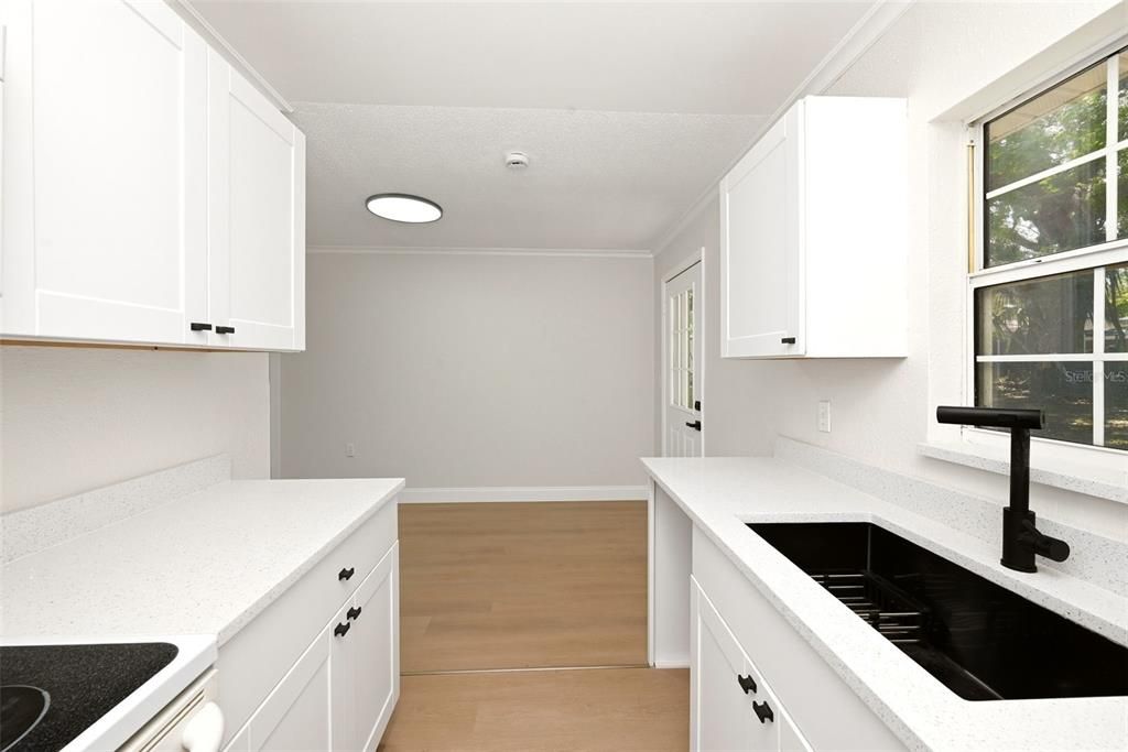 Activo con contrato: $199,900 (3 camas, 1 baños, 840 Pies cuadrados)