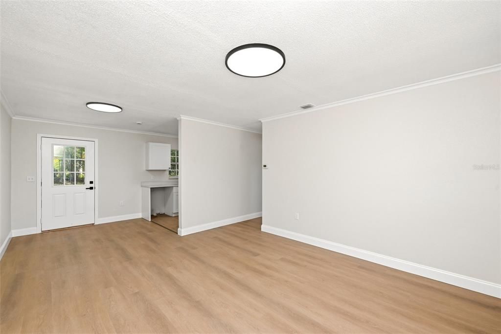 Activo con contrato: $199,900 (3 camas, 1 baños, 840 Pies cuadrados)