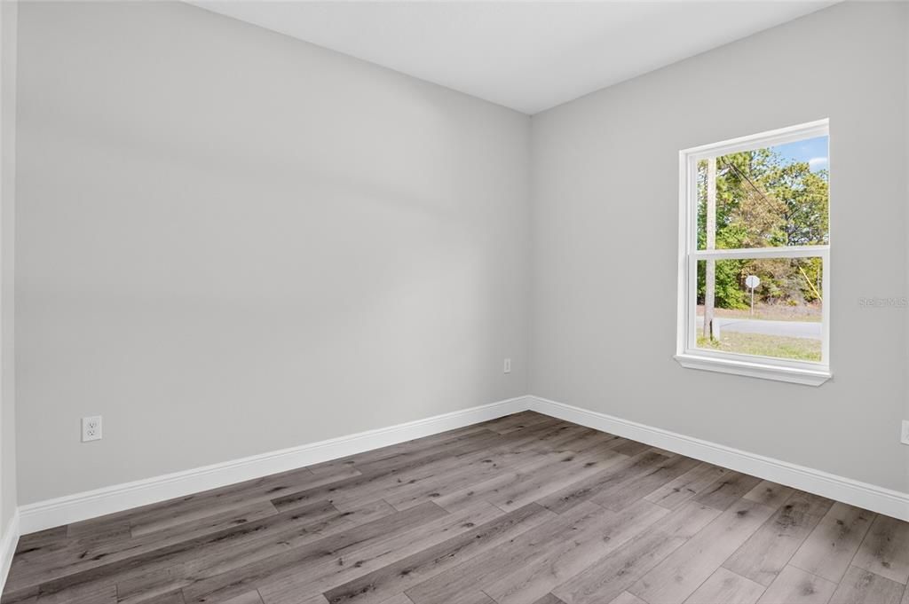 For Rent: $2,150 (4 beds, 2 baths, 1833 Square Feet)