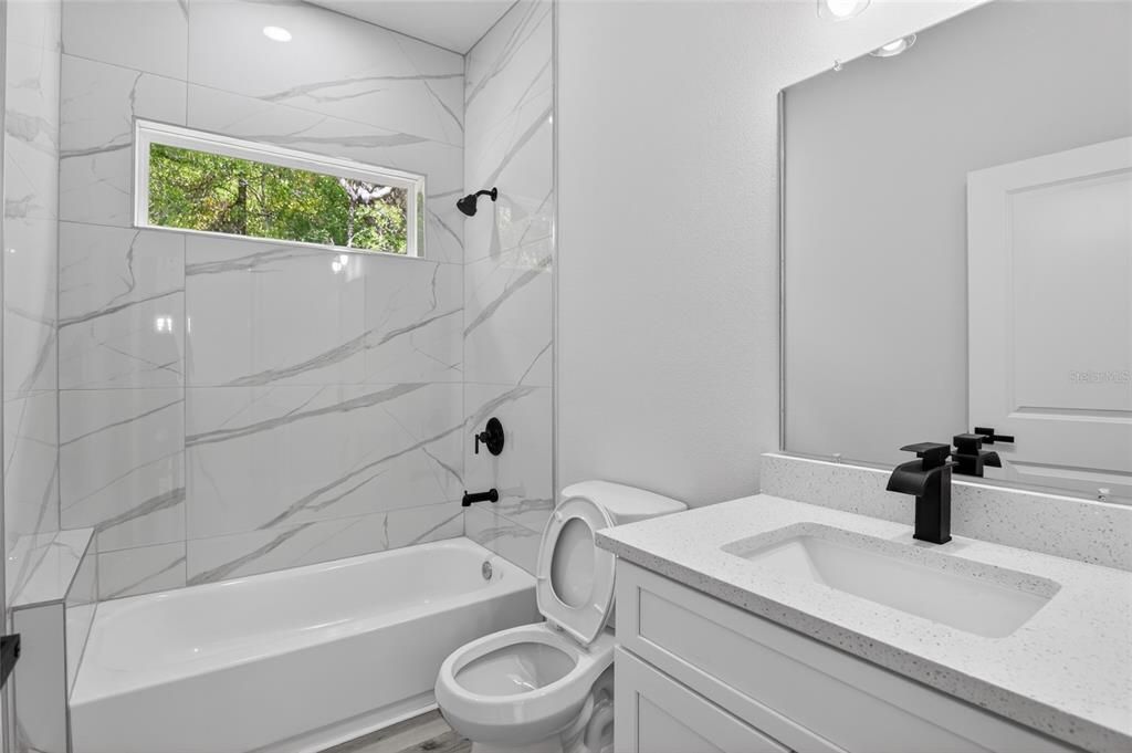 For Rent: $2,150 (4 beds, 2 baths, 1833 Square Feet)