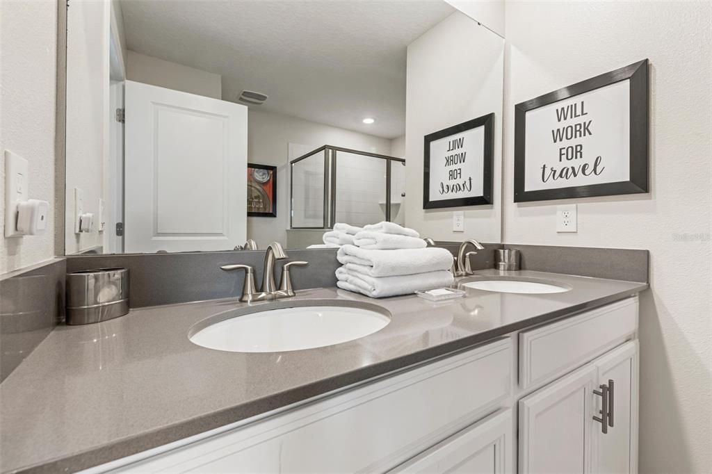 For Sale: $949,000 (9 beds, 5 baths, 4289 Square Feet)