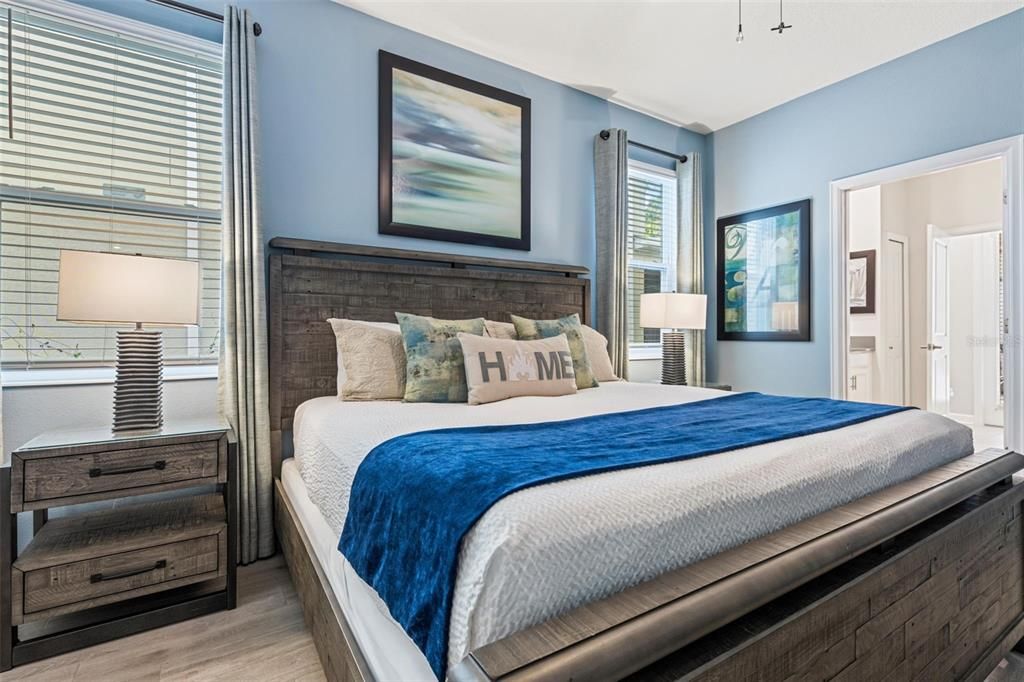 For Sale: $949,000 (9 beds, 5 baths, 4289 Square Feet)