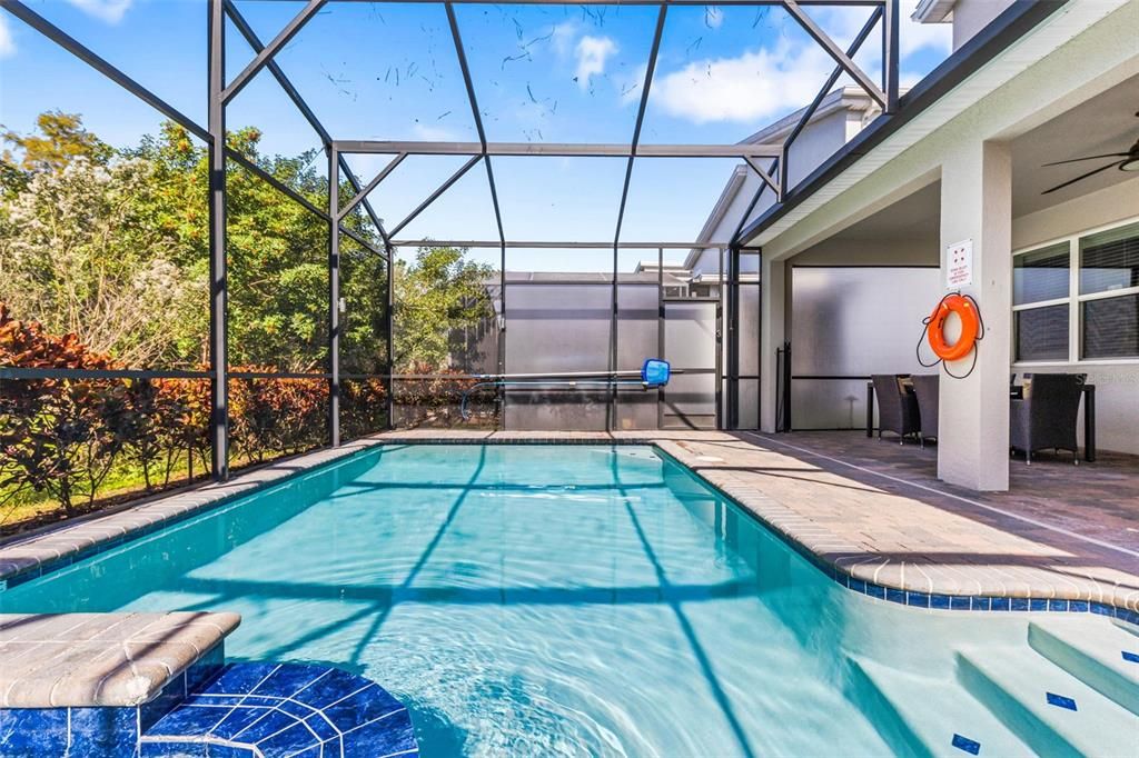 For Sale: $949,000 (9 beds, 5 baths, 4289 Square Feet)