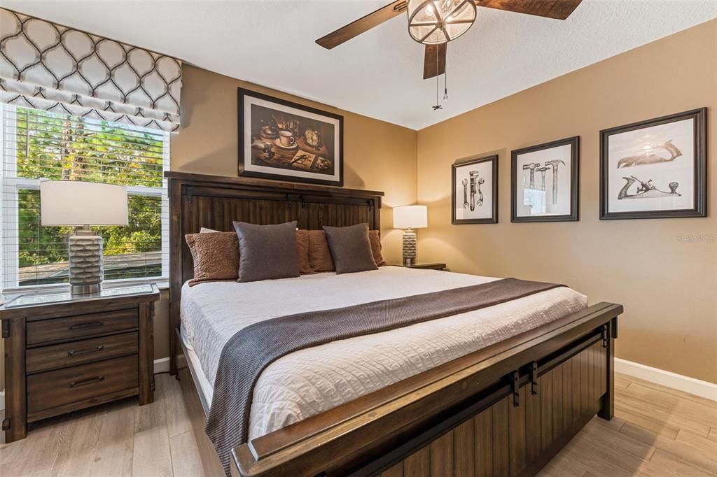 For Sale: $949,000 (9 beds, 5 baths, 4289 Square Feet)