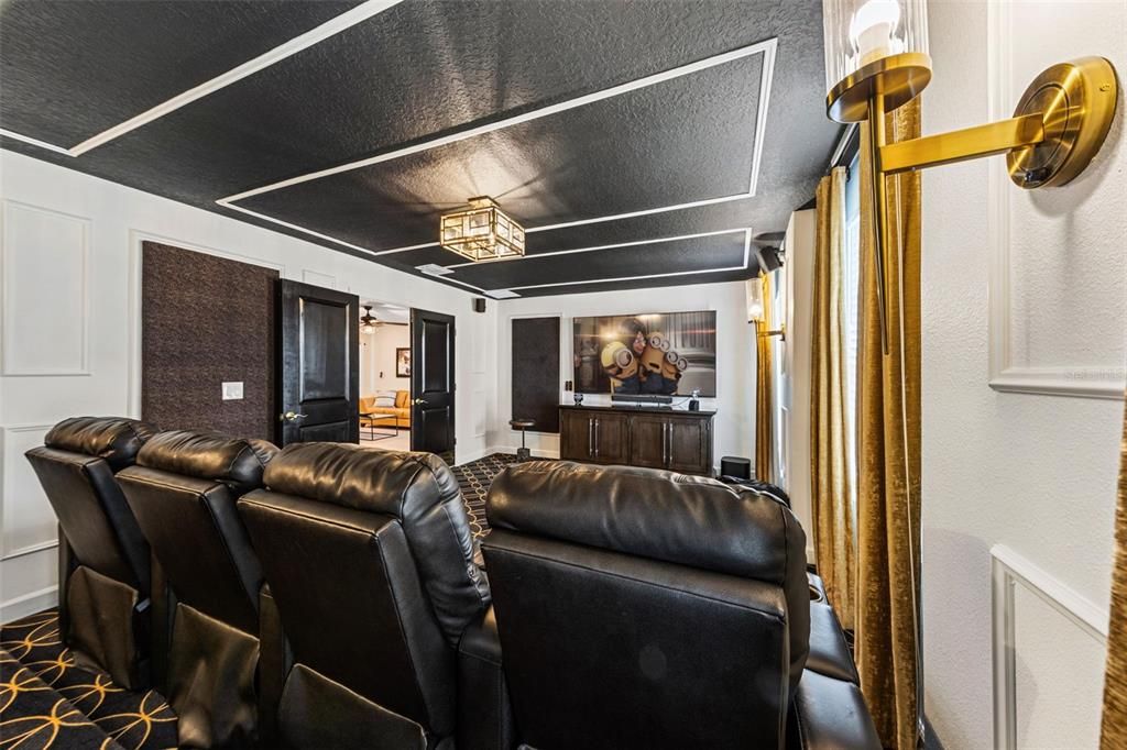 For Sale: $949,000 (9 beds, 5 baths, 4289 Square Feet)