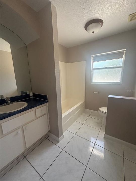 В аренду: $1,800 (2 спален, 2 ванн, 1363 Квадратных фут)