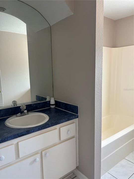 В аренду: $1,800 (2 спален, 2 ванн, 1363 Квадратных фут)