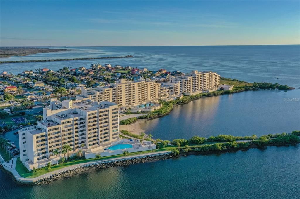 На продажу: $298,000 (2 спален, 2 ванн, 950 Квадратных фут)