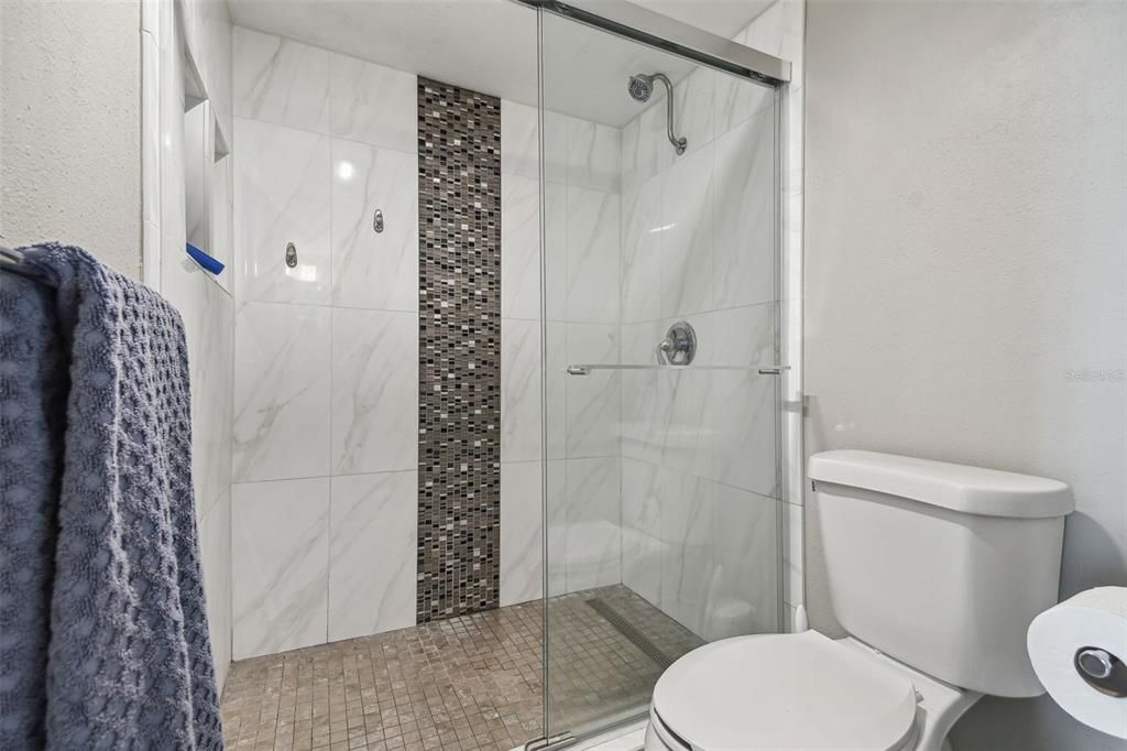 На продажу: $298,000 (2 спален, 2 ванн, 950 Квадратных фут)