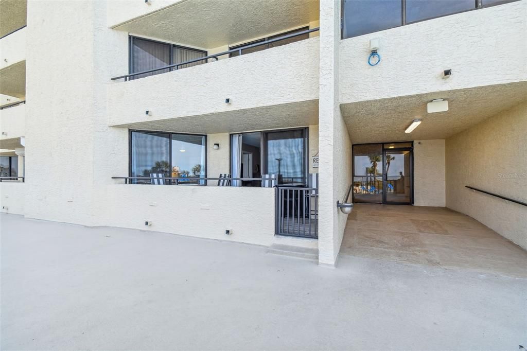 На продажу: $298,000 (2 спален, 2 ванн, 950 Квадратных фут)