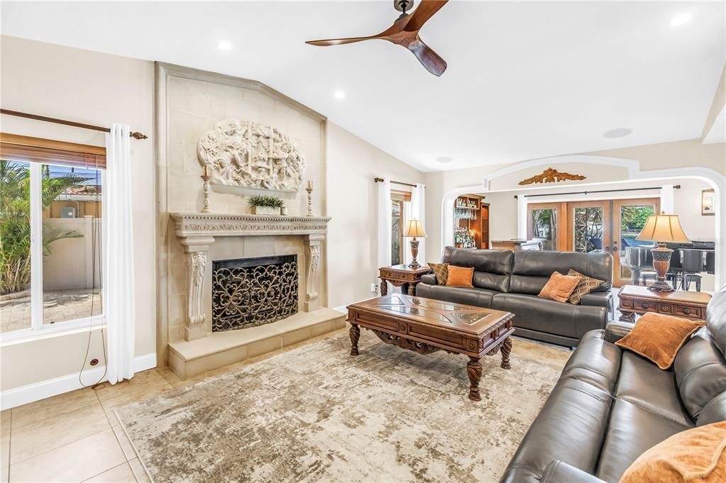 For Sale: $2,394,000 (5 beds, 3 baths, 2892 Square Feet)