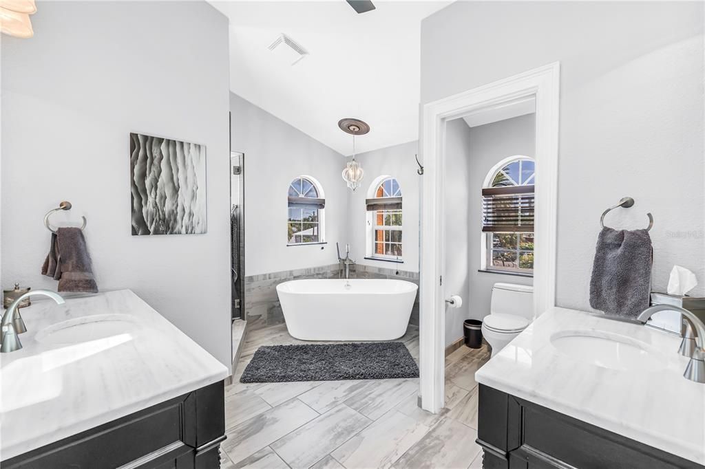 For Sale: $2,394,000 (5 beds, 3 baths, 2892 Square Feet)