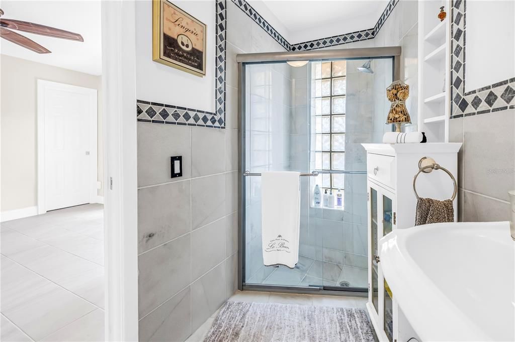 For Sale: $2,394,000 (5 beds, 3 baths, 2892 Square Feet)