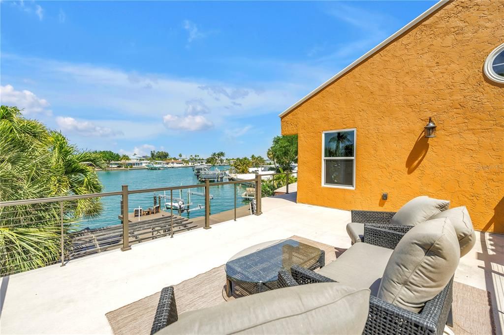 For Sale: $2,394,000 (5 beds, 3 baths, 2892 Square Feet)