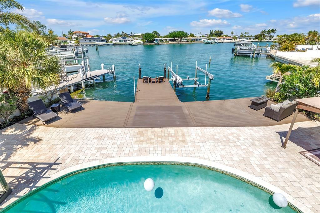 For Sale: $2,394,000 (5 beds, 3 baths, 2892 Square Feet)