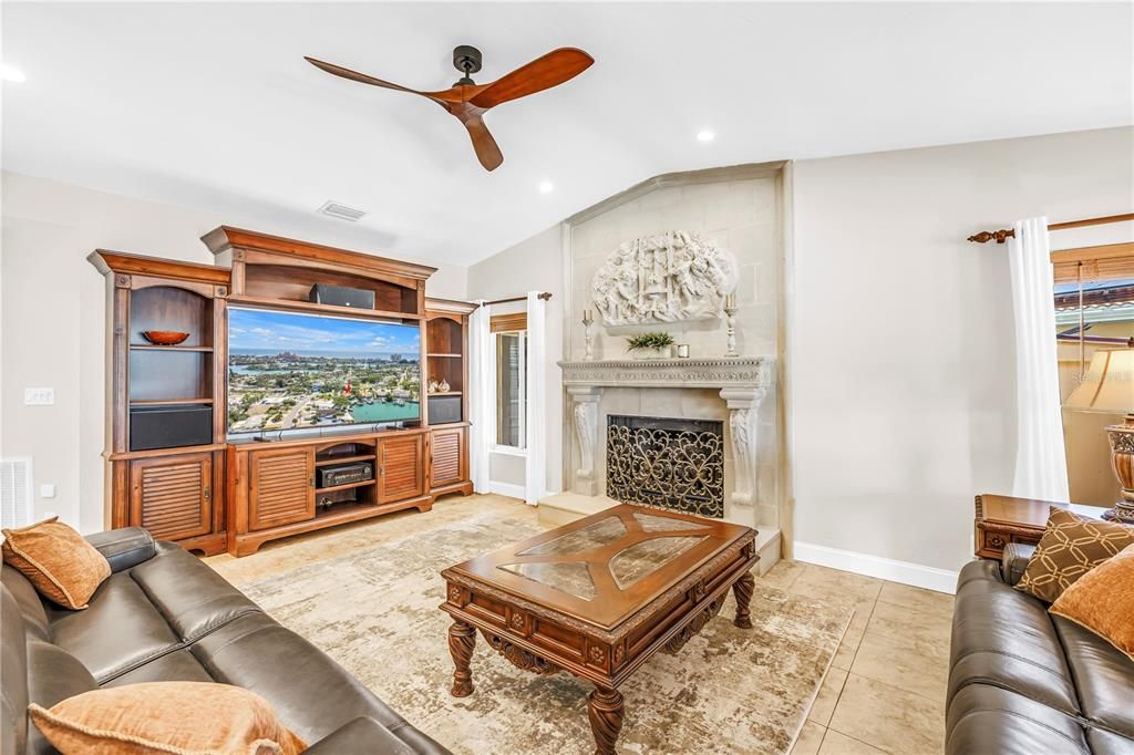 For Sale: $2,394,000 (5 beds, 3 baths, 2892 Square Feet)