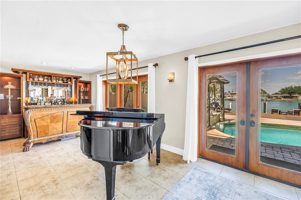 For Sale: $2,394,000 (5 beds, 3 baths, 2892 Square Feet)