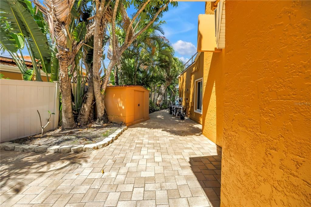 For Sale: $2,394,000 (5 beds, 3 baths, 2892 Square Feet)