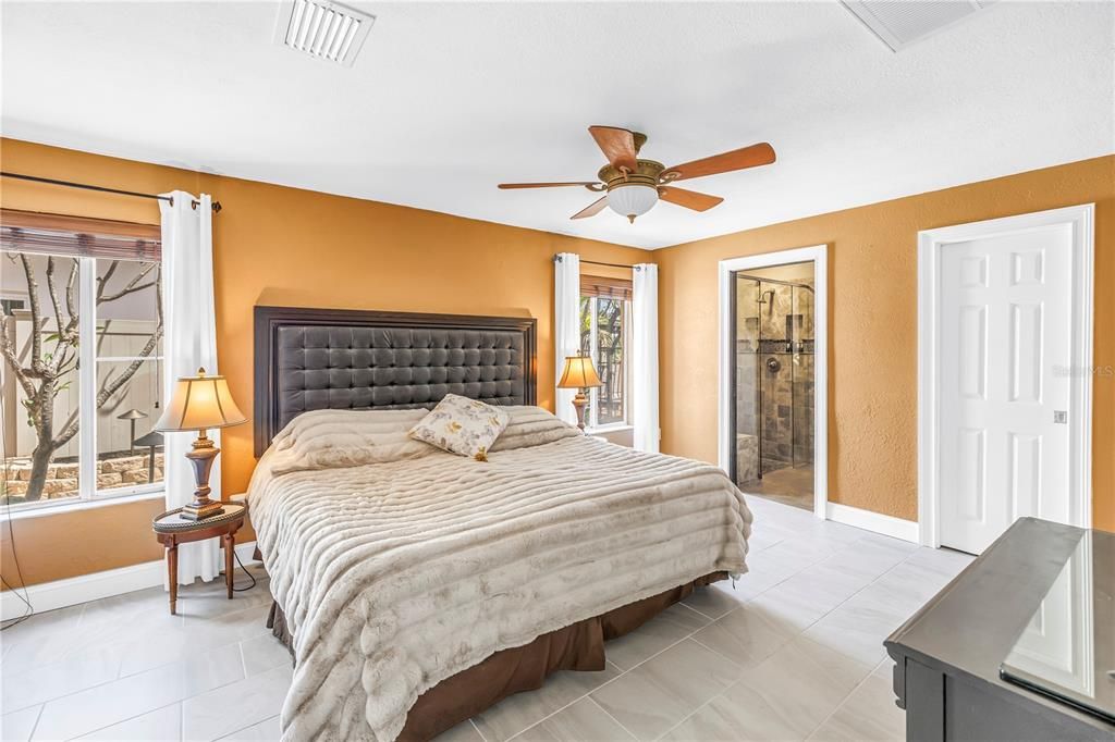 For Sale: $2,394,000 (5 beds, 3 baths, 2892 Square Feet)