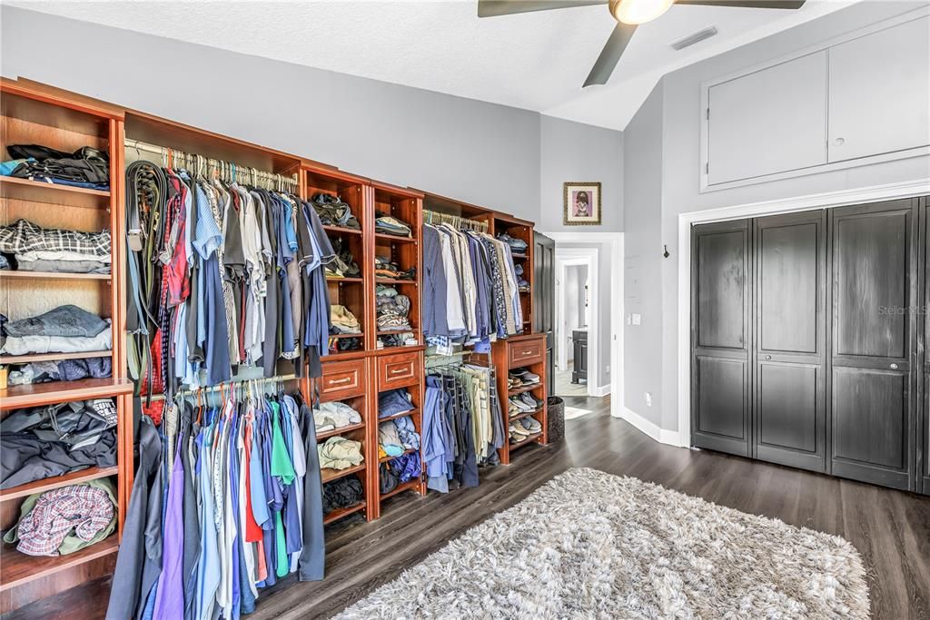 For Sale: $2,394,000 (5 beds, 3 baths, 2892 Square Feet)