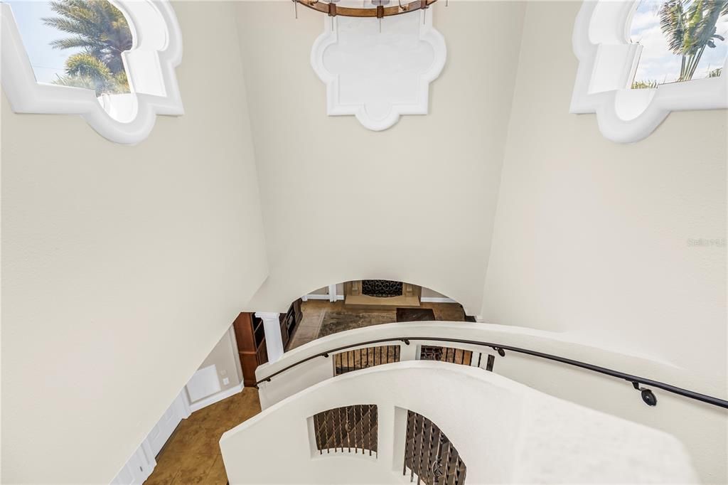 For Sale: $2,394,000 (5 beds, 3 baths, 2892 Square Feet)