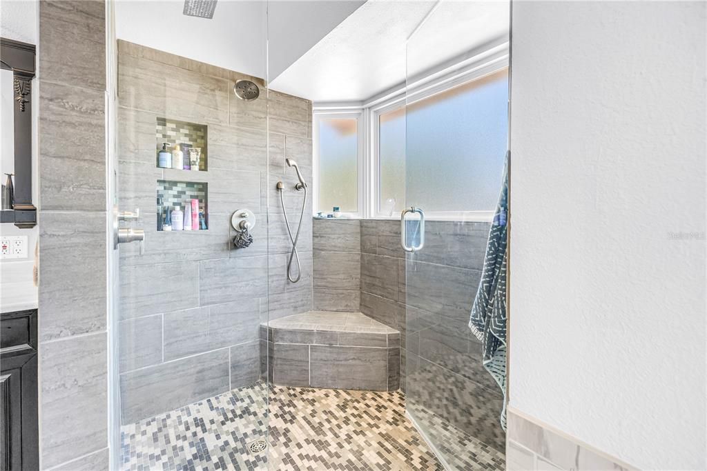 For Sale: $2,394,000 (5 beds, 3 baths, 2892 Square Feet)