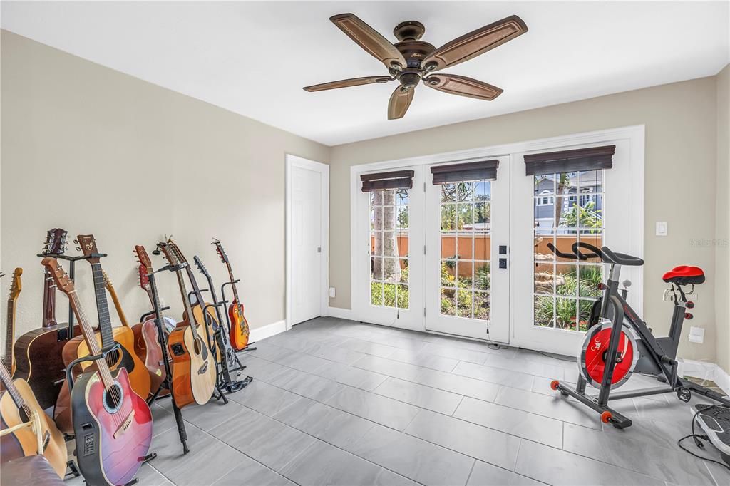 For Sale: $2,394,000 (5 beds, 3 baths, 2892 Square Feet)