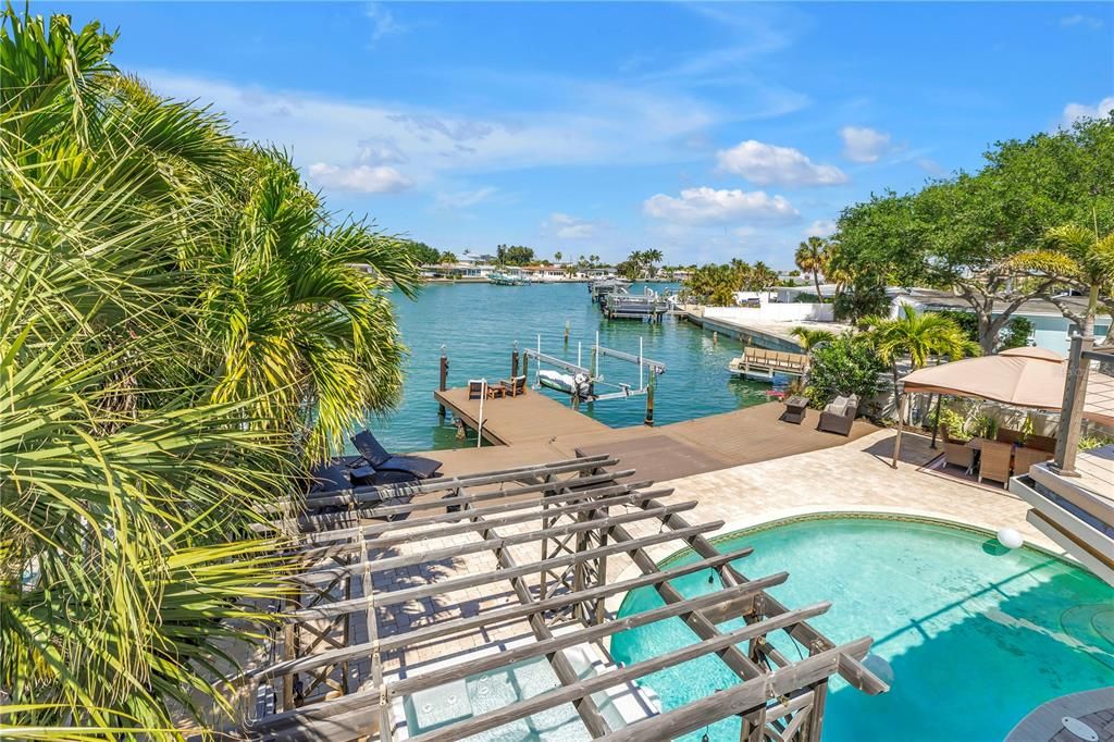 For Sale: $2,394,000 (5 beds, 3 baths, 2892 Square Feet)