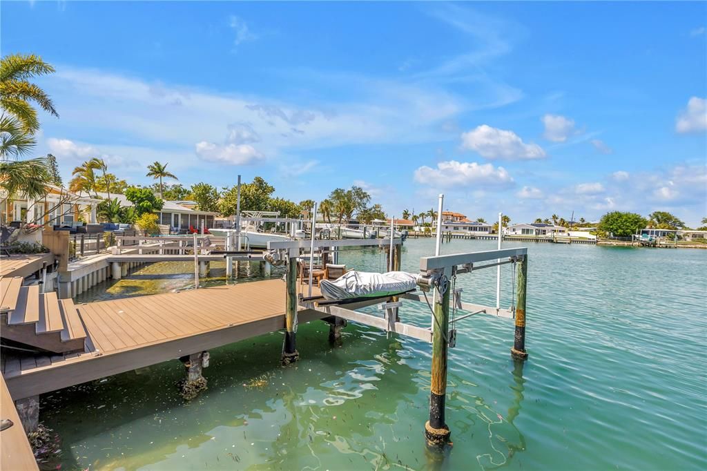 For Sale: $2,394,000 (5 beds, 3 baths, 2892 Square Feet)